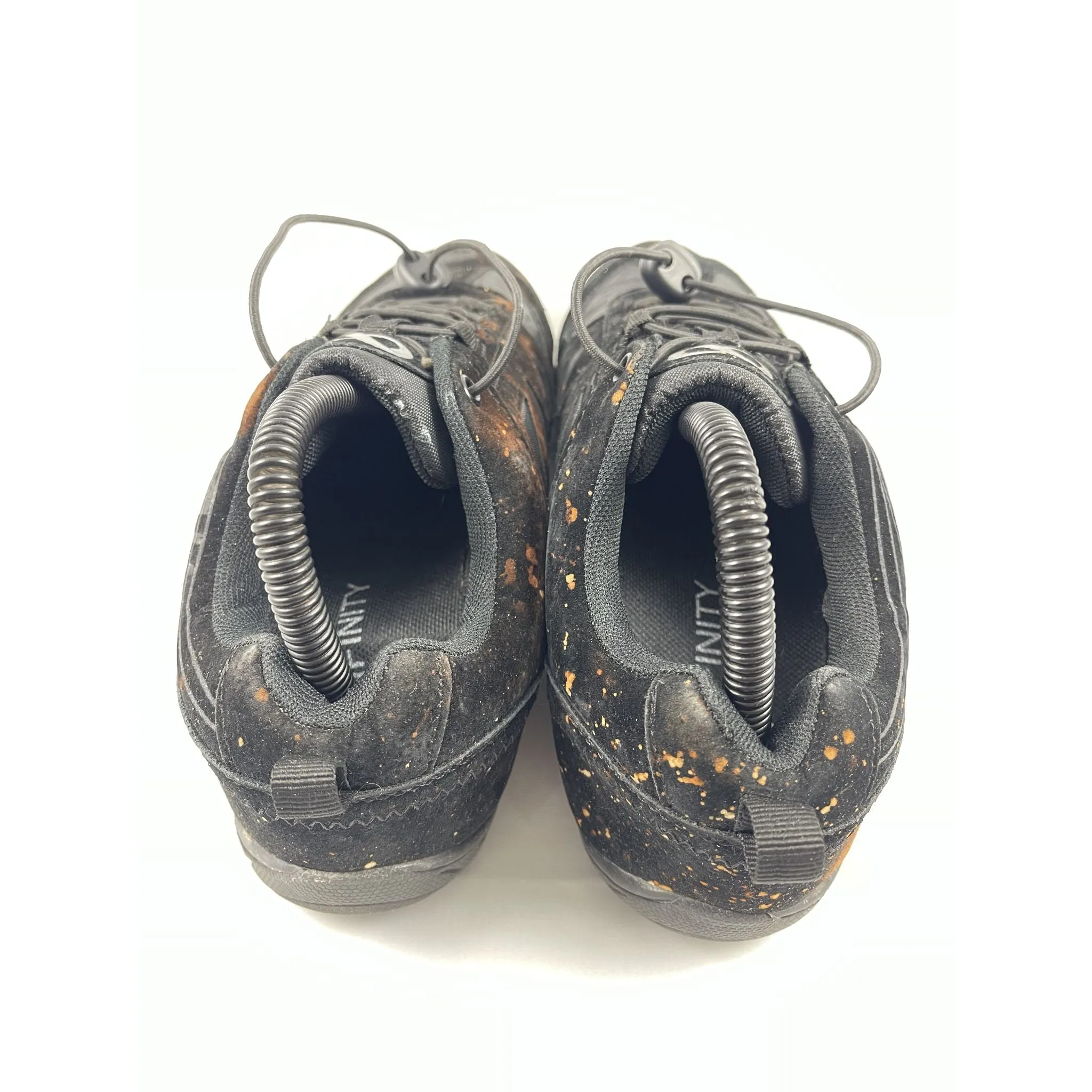 Infinity Black Sneakers